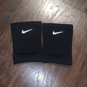 Brand new black Nike knee pads